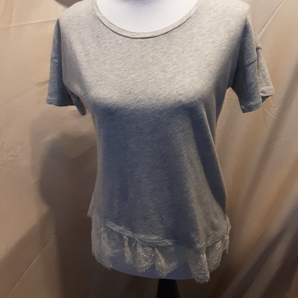 J. Crew Lace T-Shirt SZ SM 💕